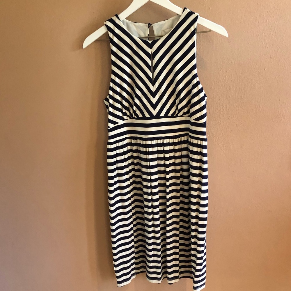 ✨Last Chance✨Loft Peekaboo Dress